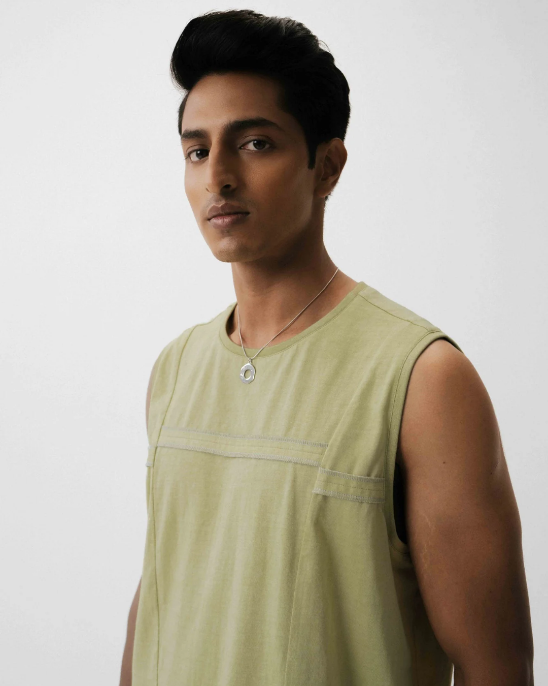 AVENUE VEST (PALE LIME)