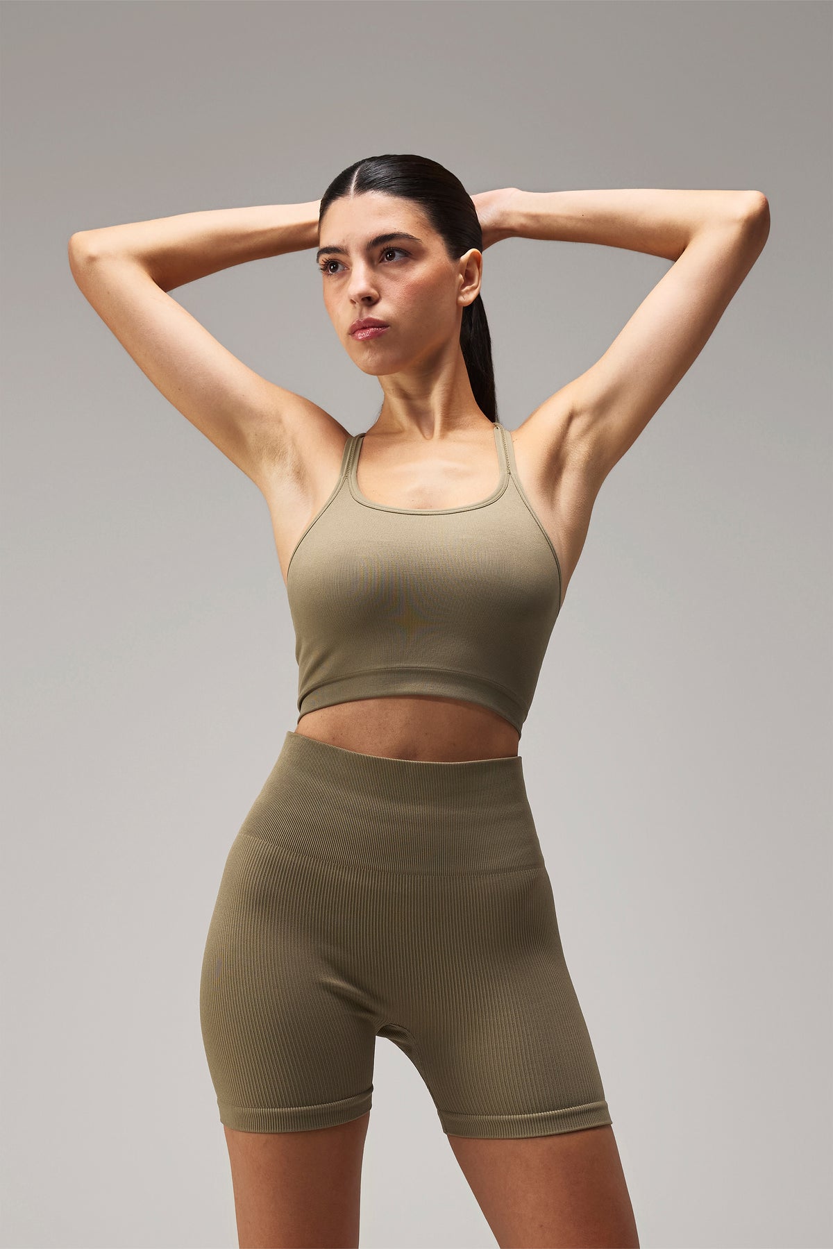 SEAMLESS CROSS BRA - LALA GREEN