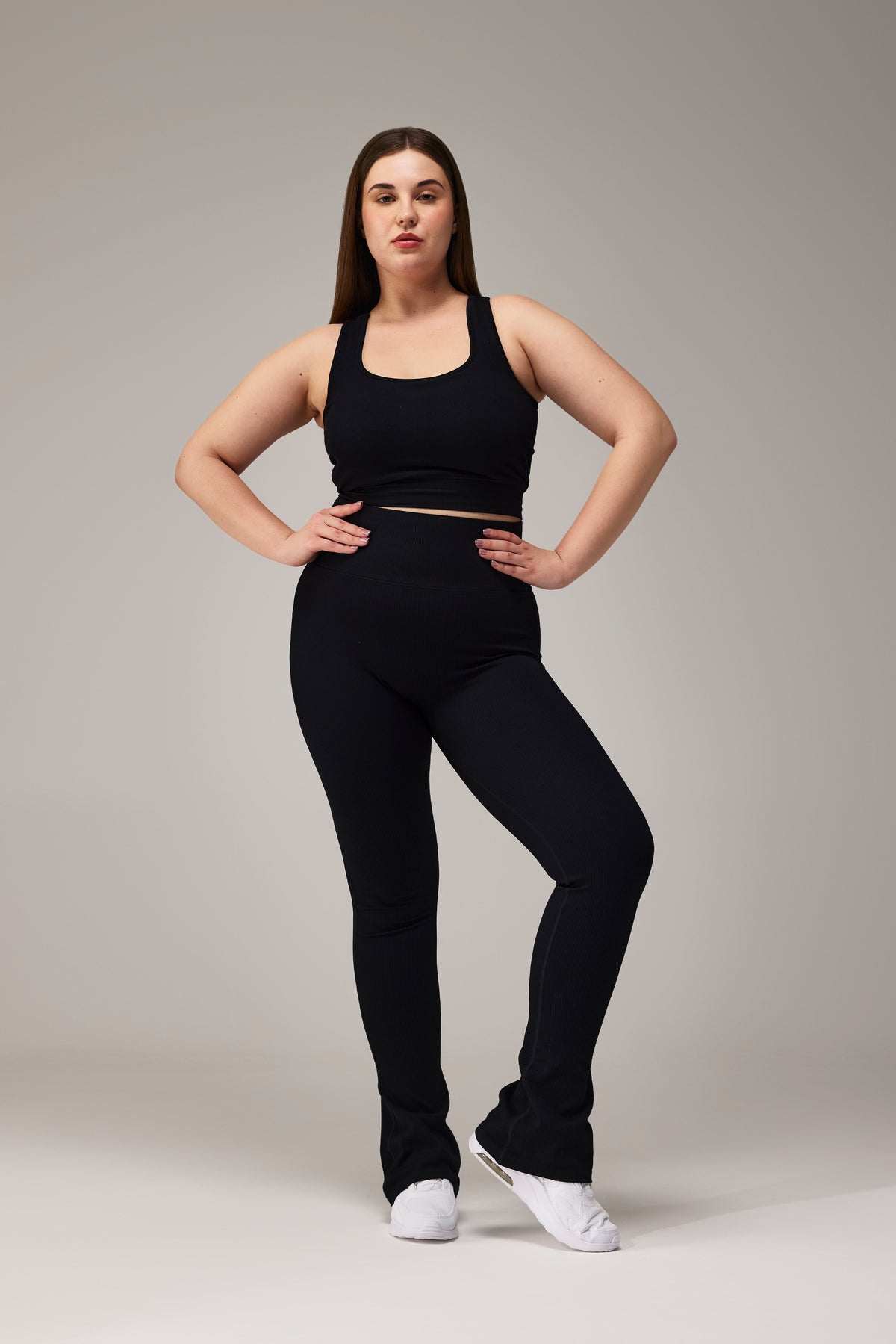 SEAMLESS FLARE PANTS - BLACK