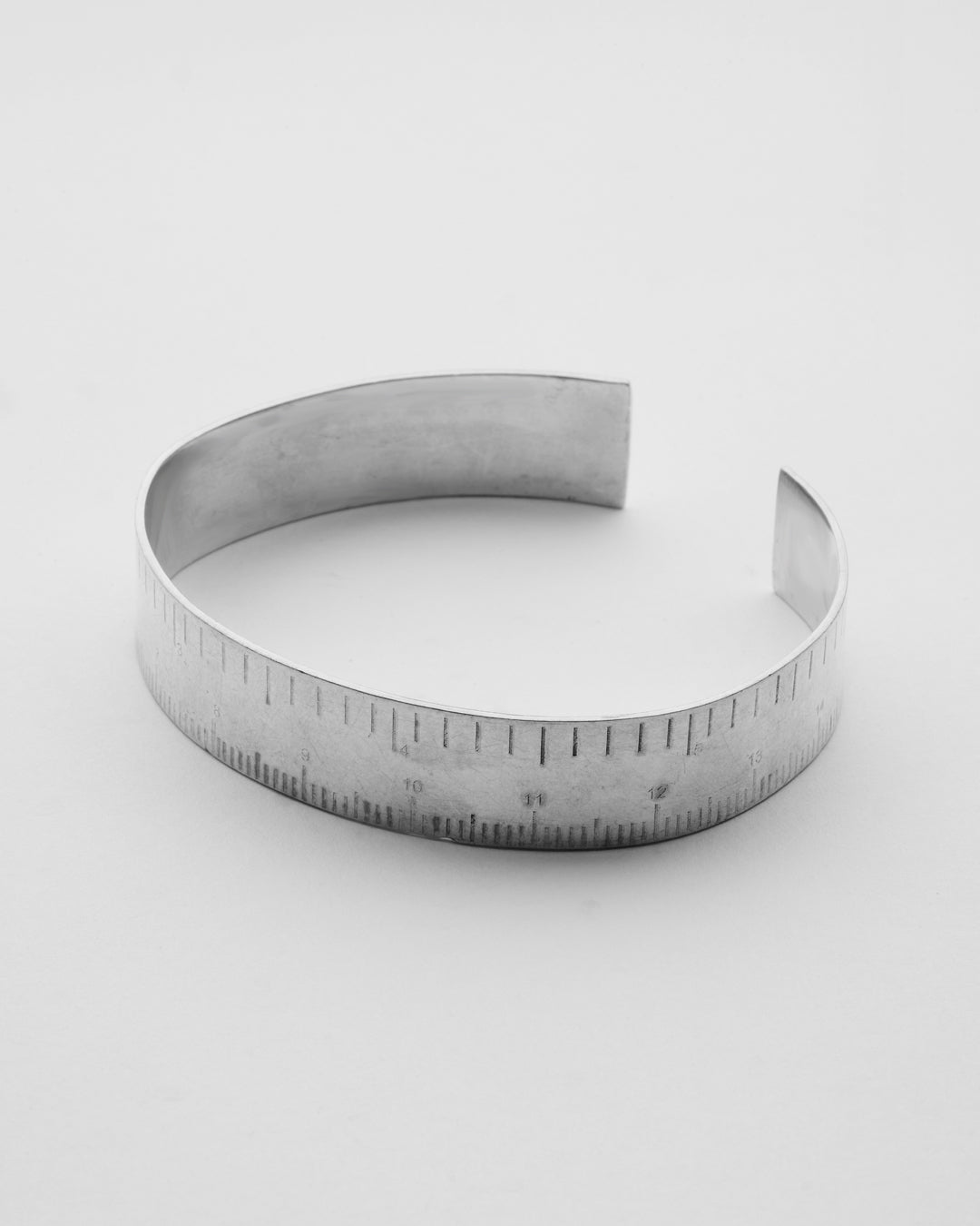 Scale Handcuff Silver