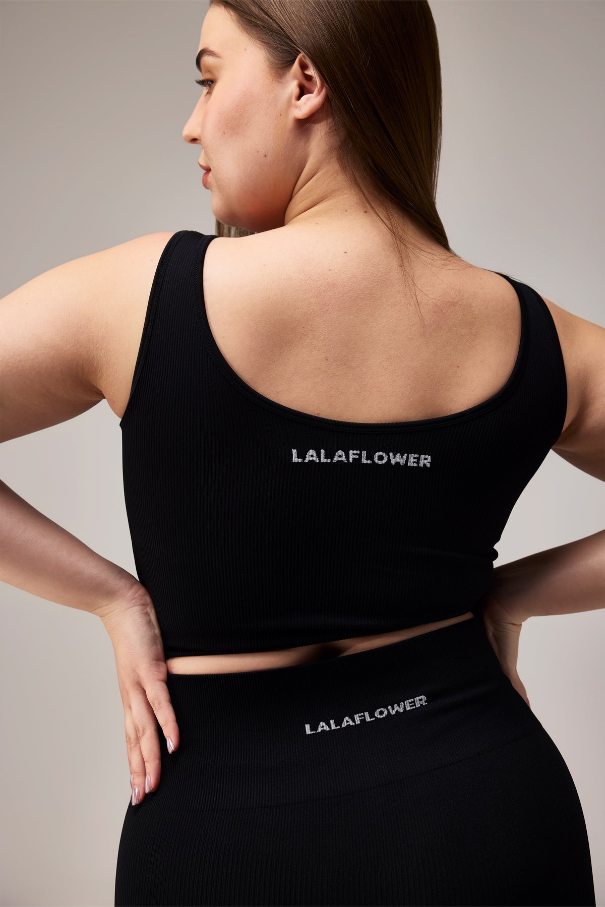 SEAMLESS SQUARE BRA - BLACK