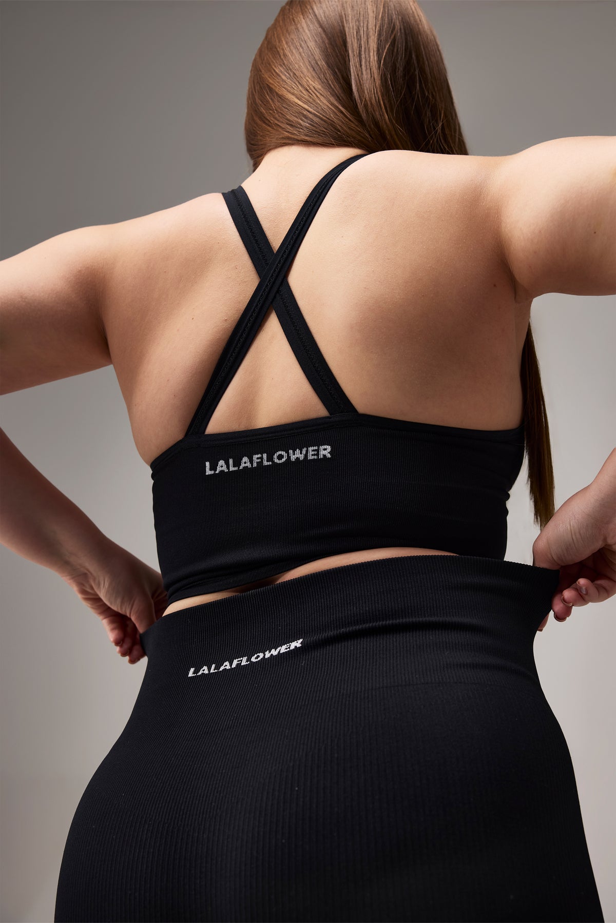 SEAMLESS BIKER SHORTS - BLACK