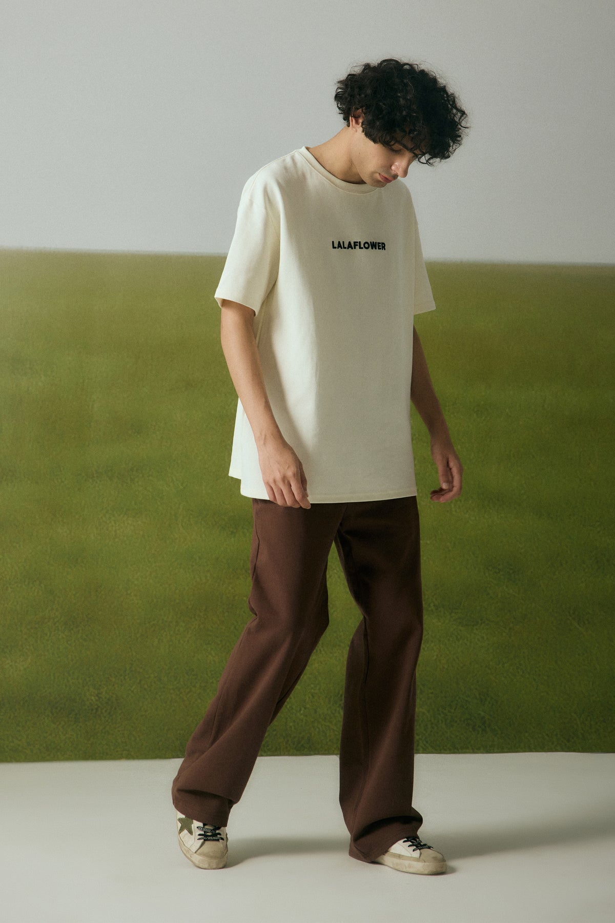 OFF-WHITE OVERSIZED T-SHIRT IN THE LALA GARDEN PRINT