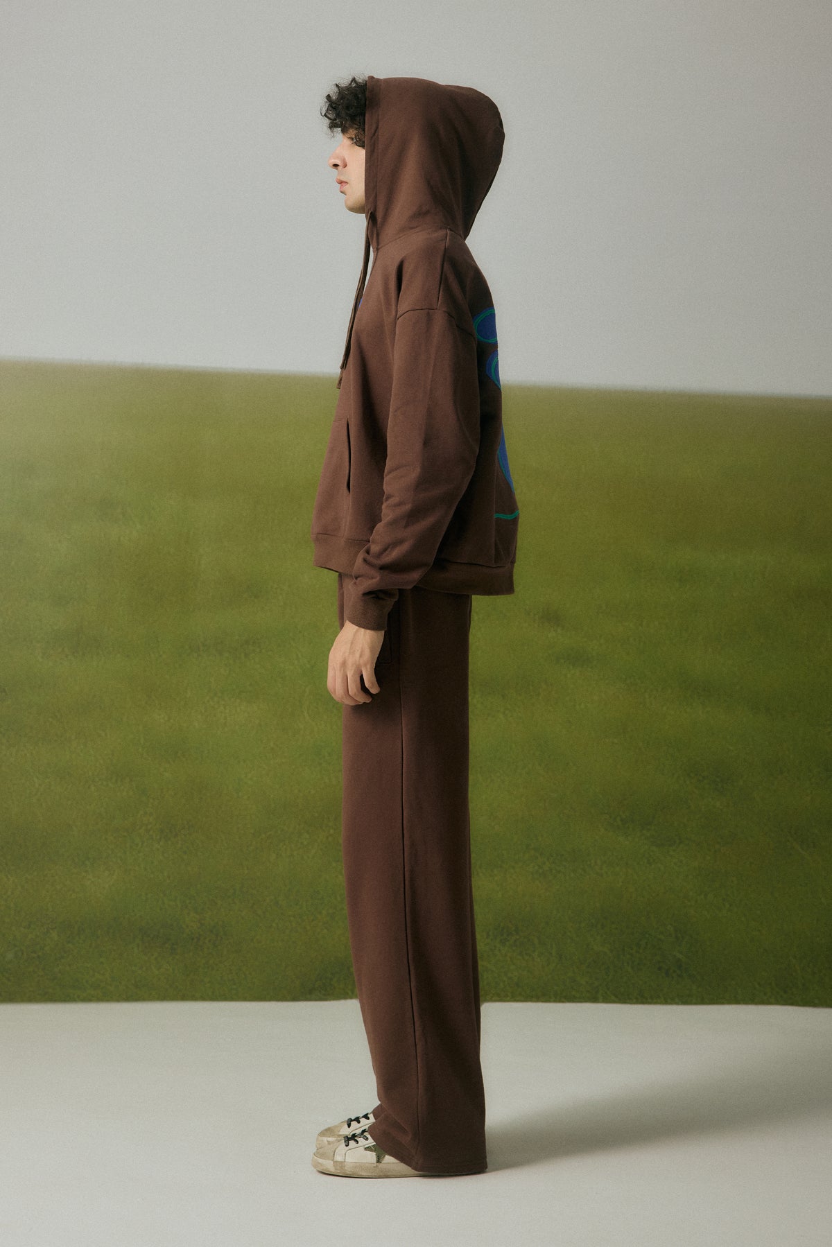 COFFEE OVERSIZED HOODIE IN THE BLUEMER EMBROIDERY