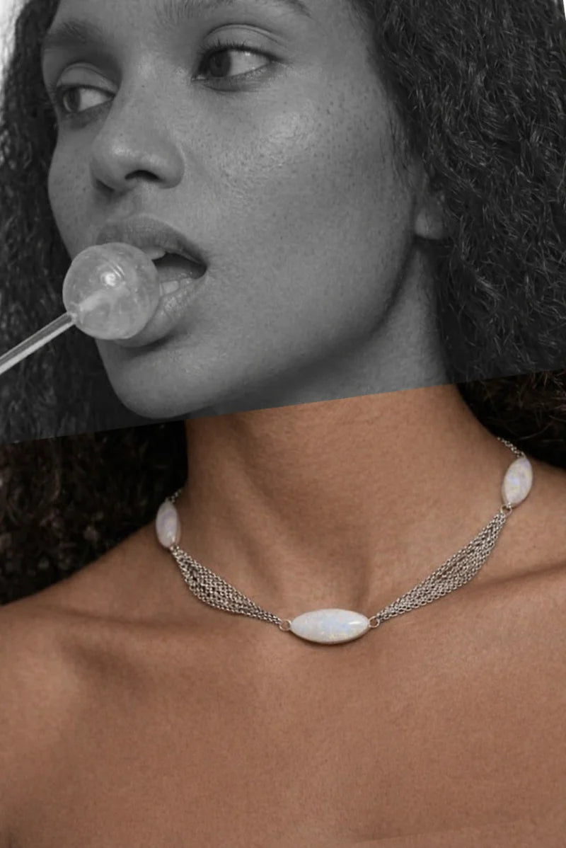 Phased long necklace