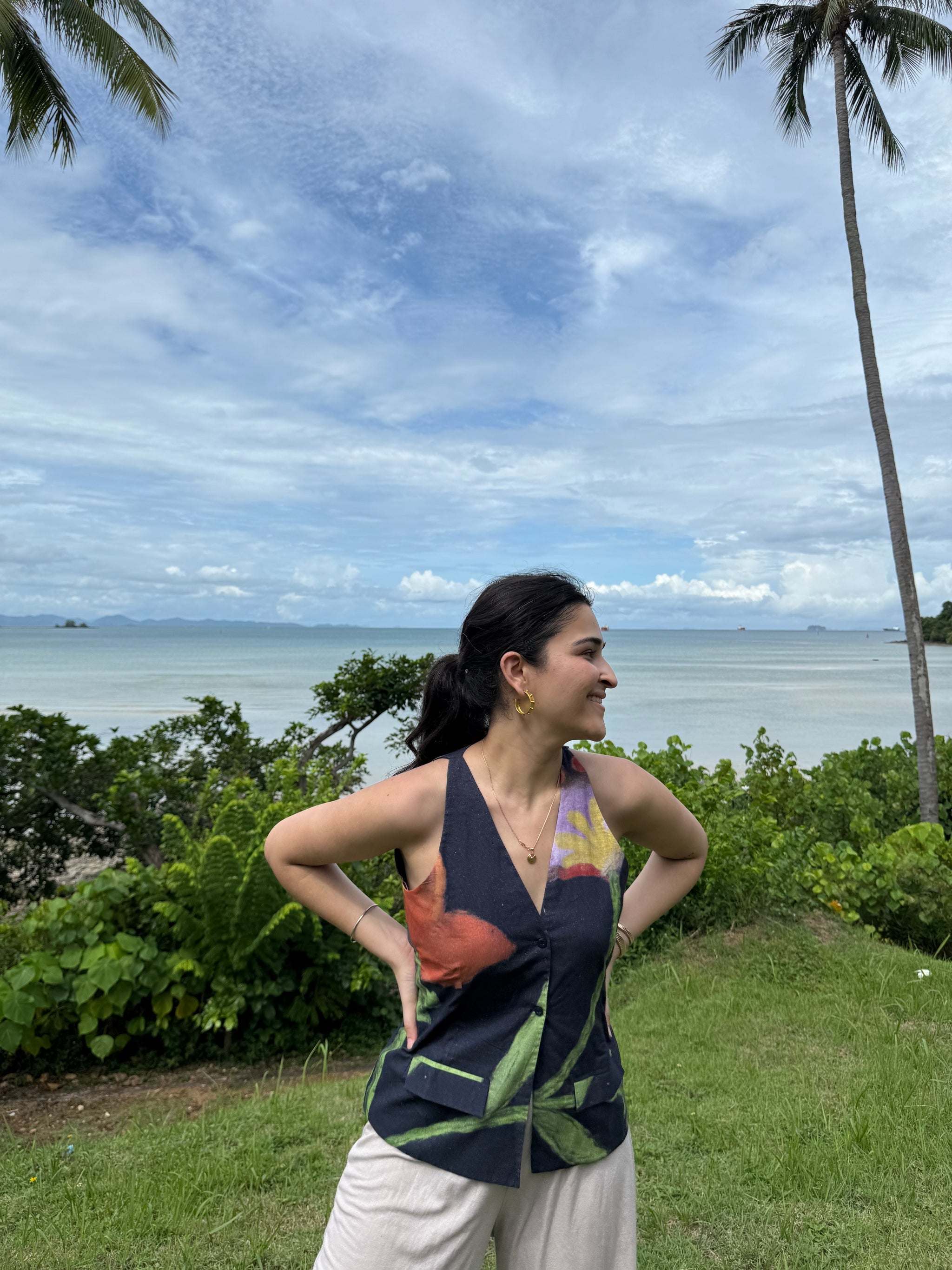 Ira Top in Sorrento Bloom Print (Endless Blue)