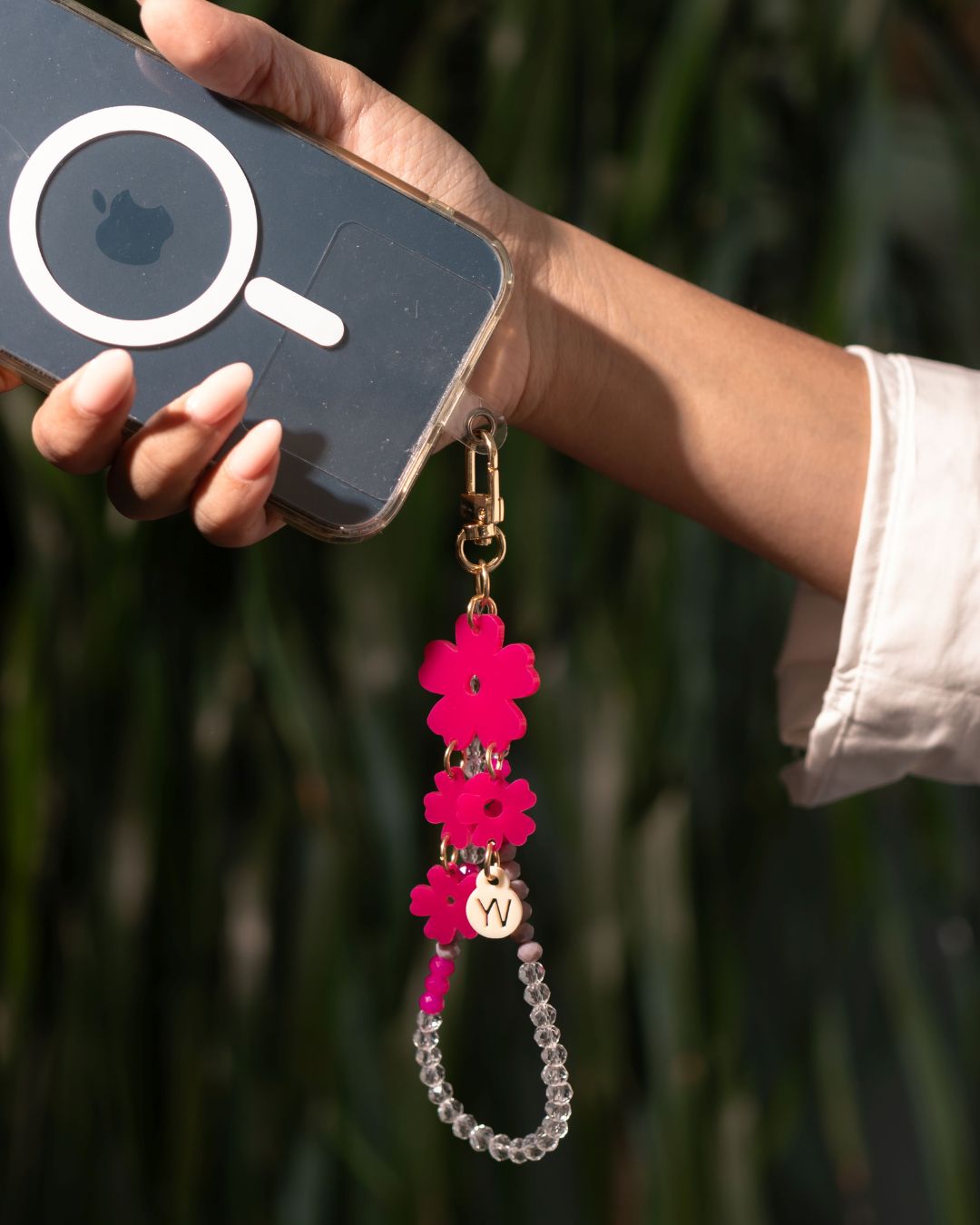 FLORA MAJENTA
SHORT CRYSTAL PHONE STRAP