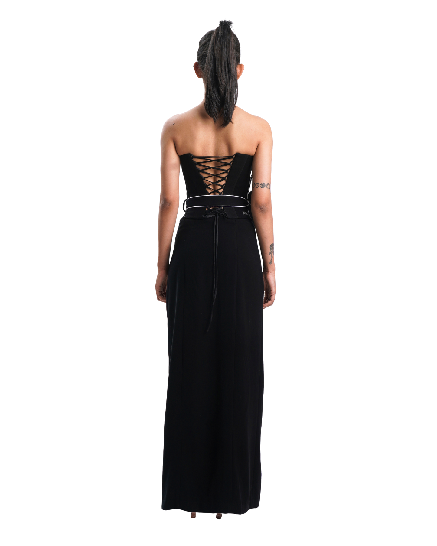 CURVE SKIRT- BLACK