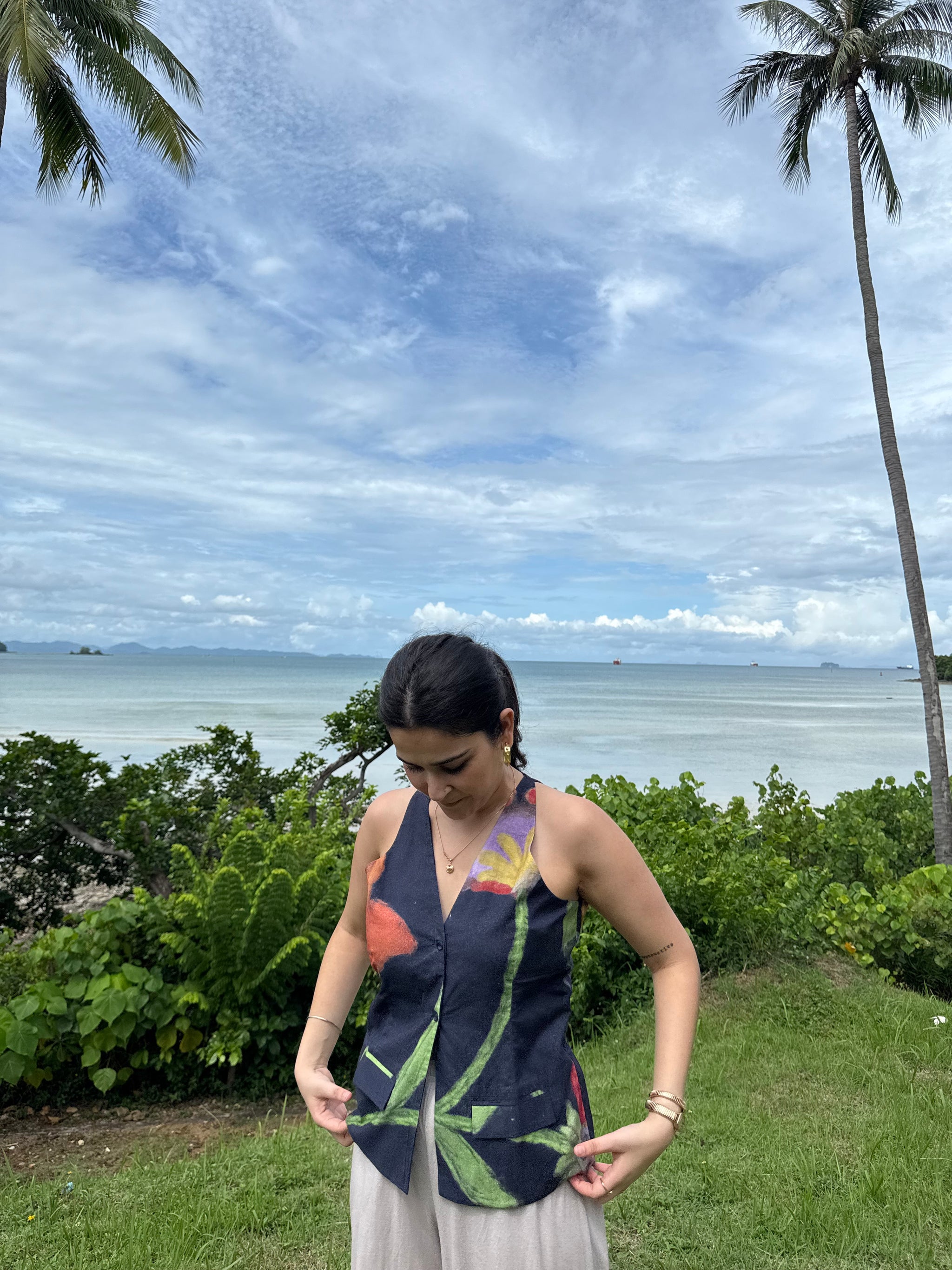 Ira Top in Sorrento Bloom Print (Endless Blue)