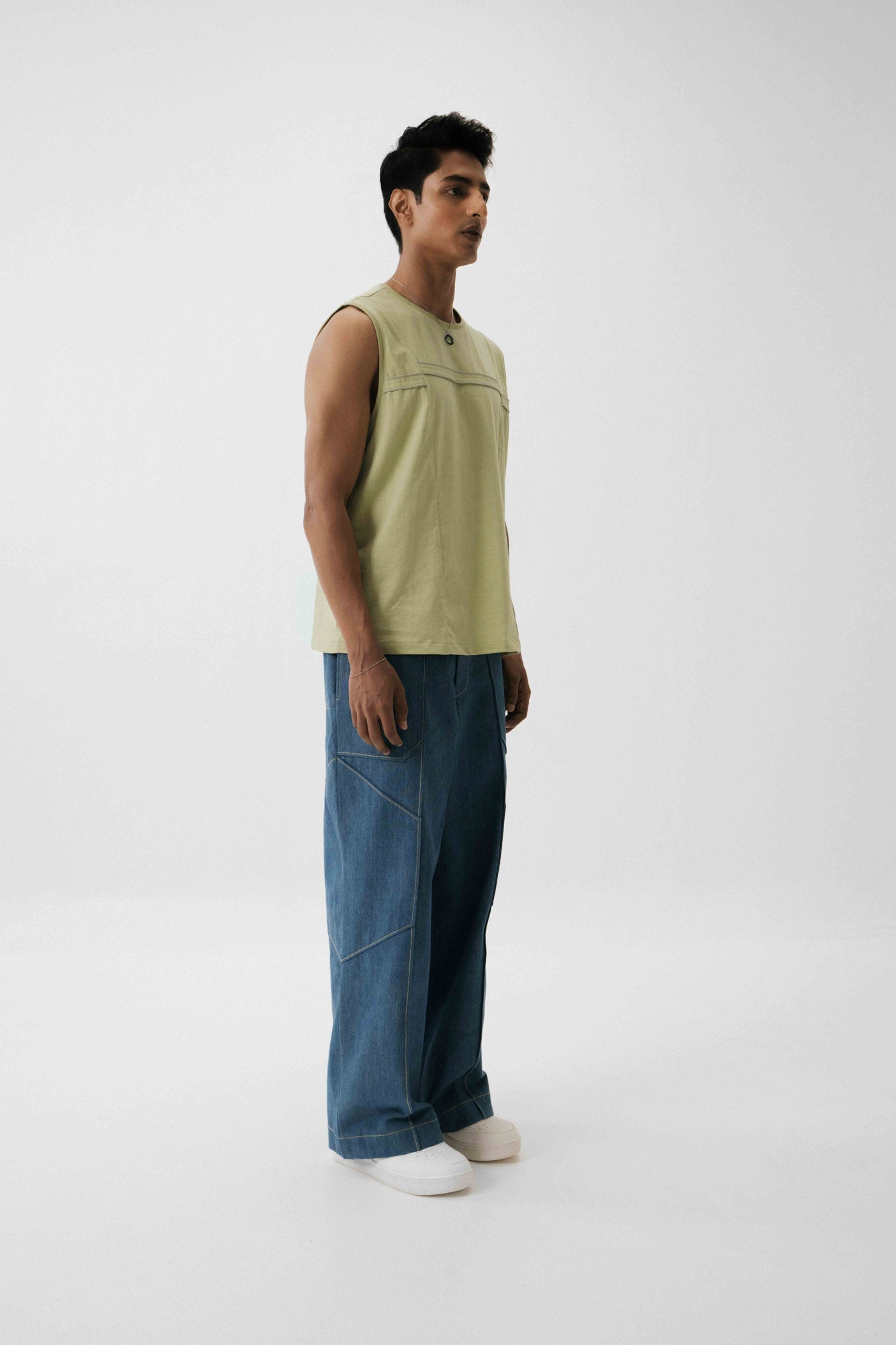 AVENUE VEST (PALE LIME)