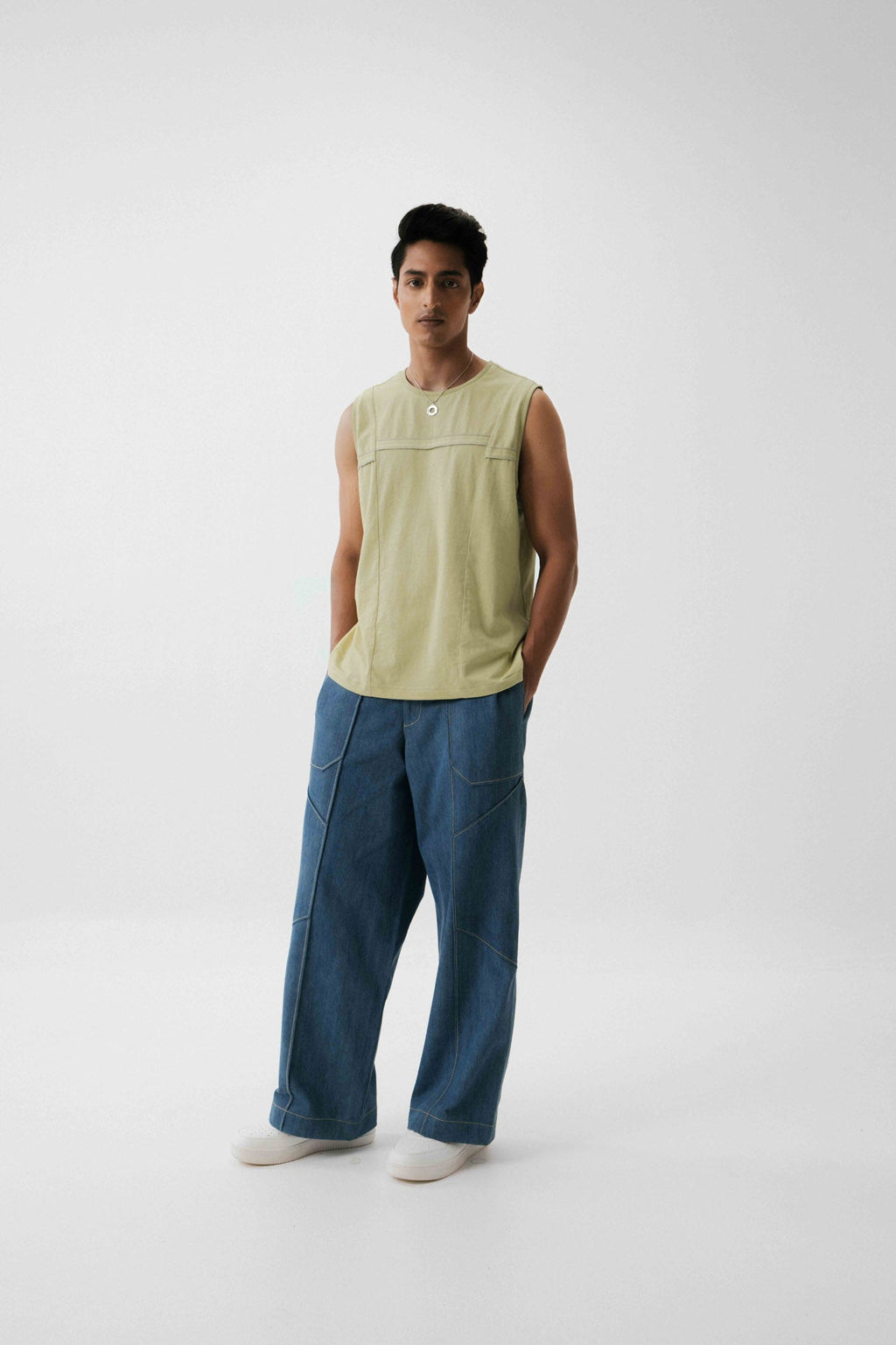 AVENUE VEST (PALE LIME)