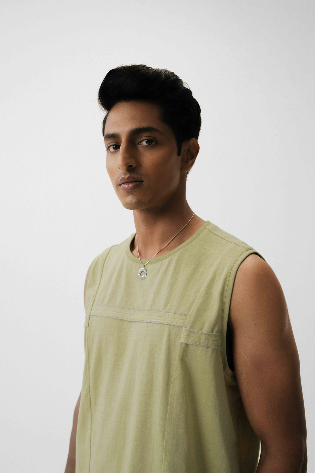 AVENUE VEST (PALE LIME)