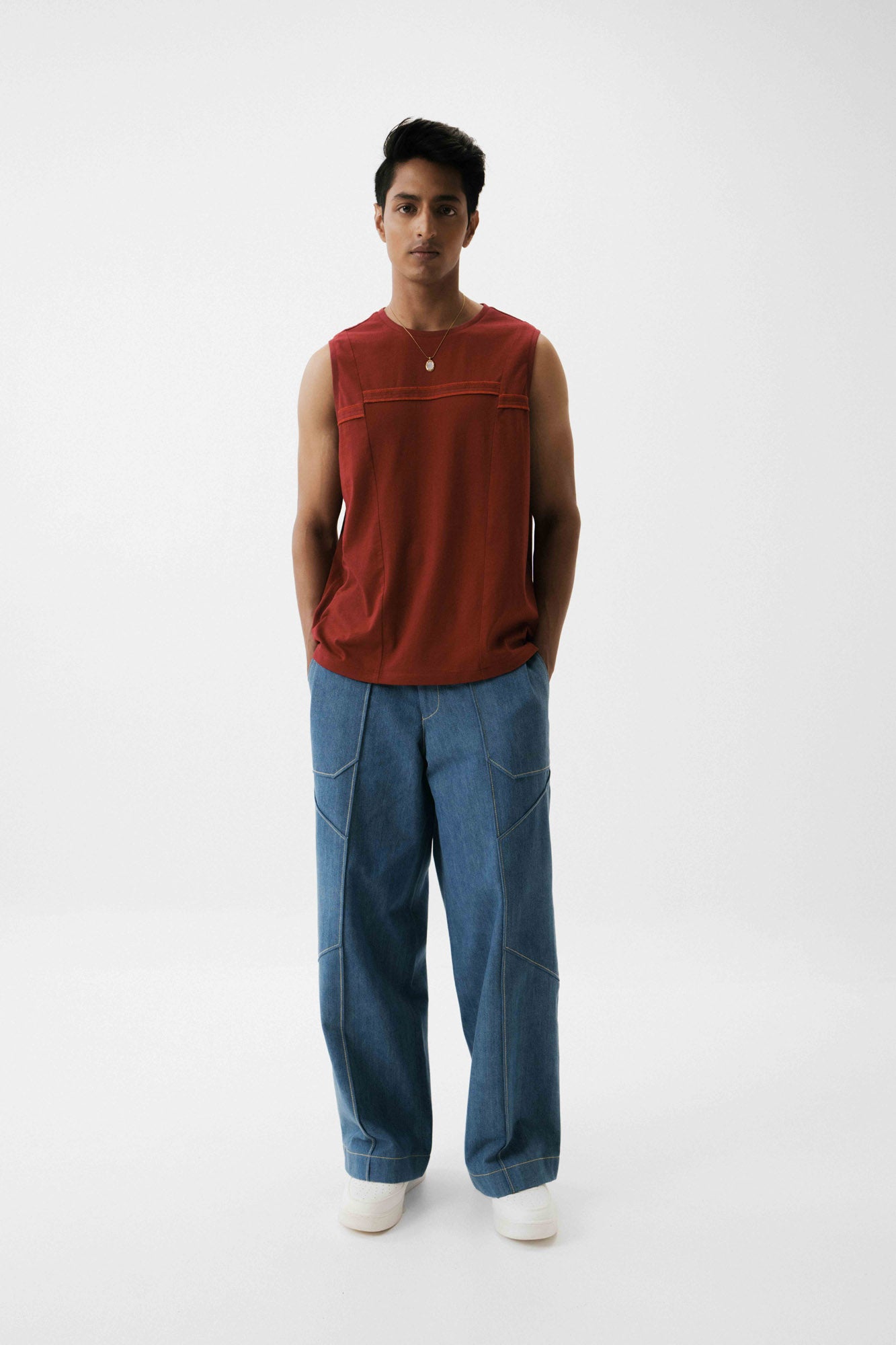 AVENUE VEST (CRIMSON)