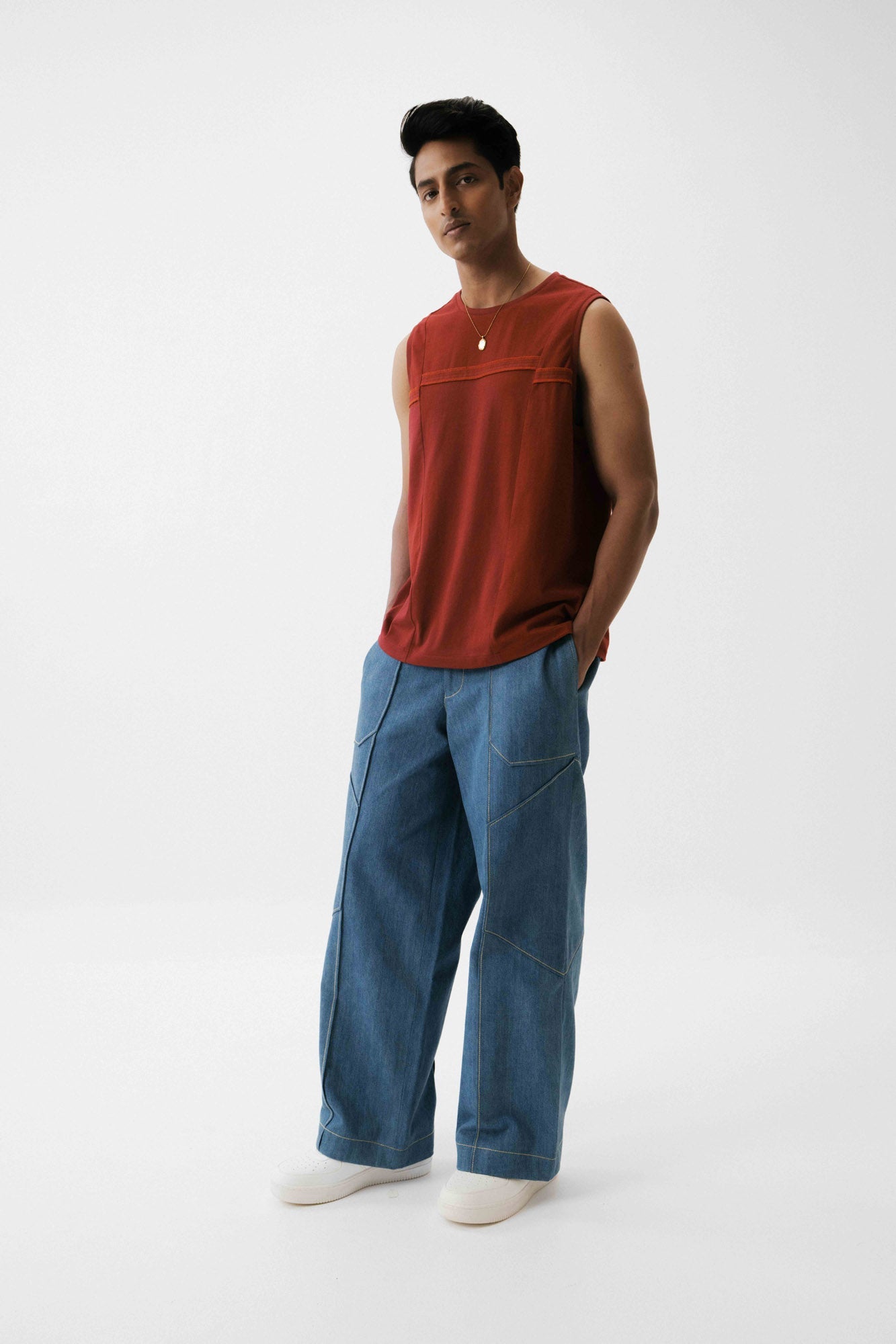 AVENUE VEST (CRIMSON)