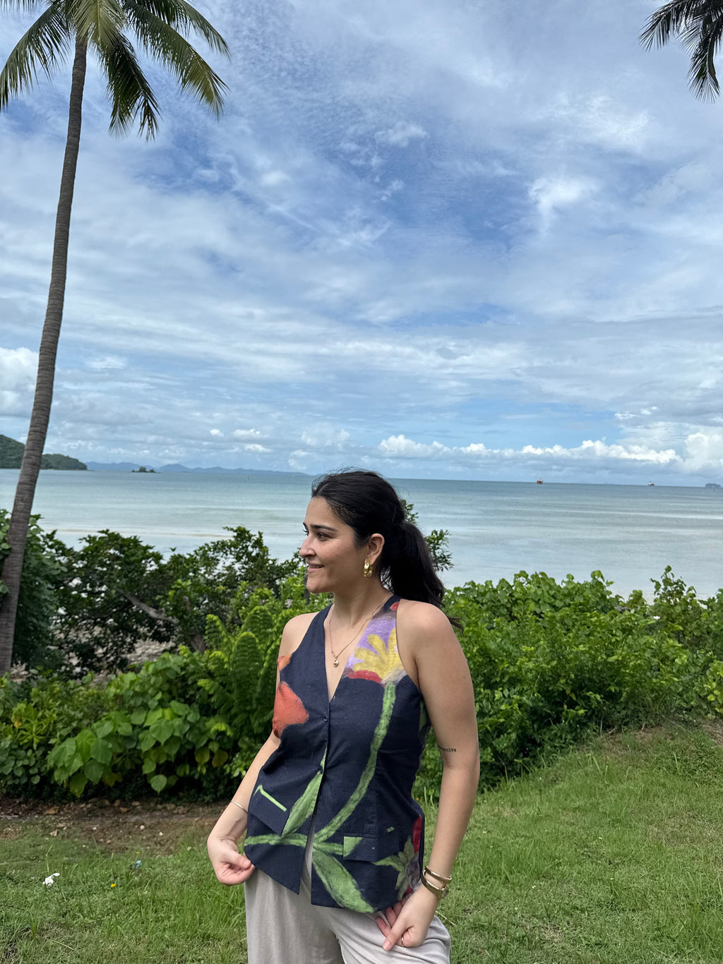 Ira Top in Sorrento Bloom Print (Endless Blue)