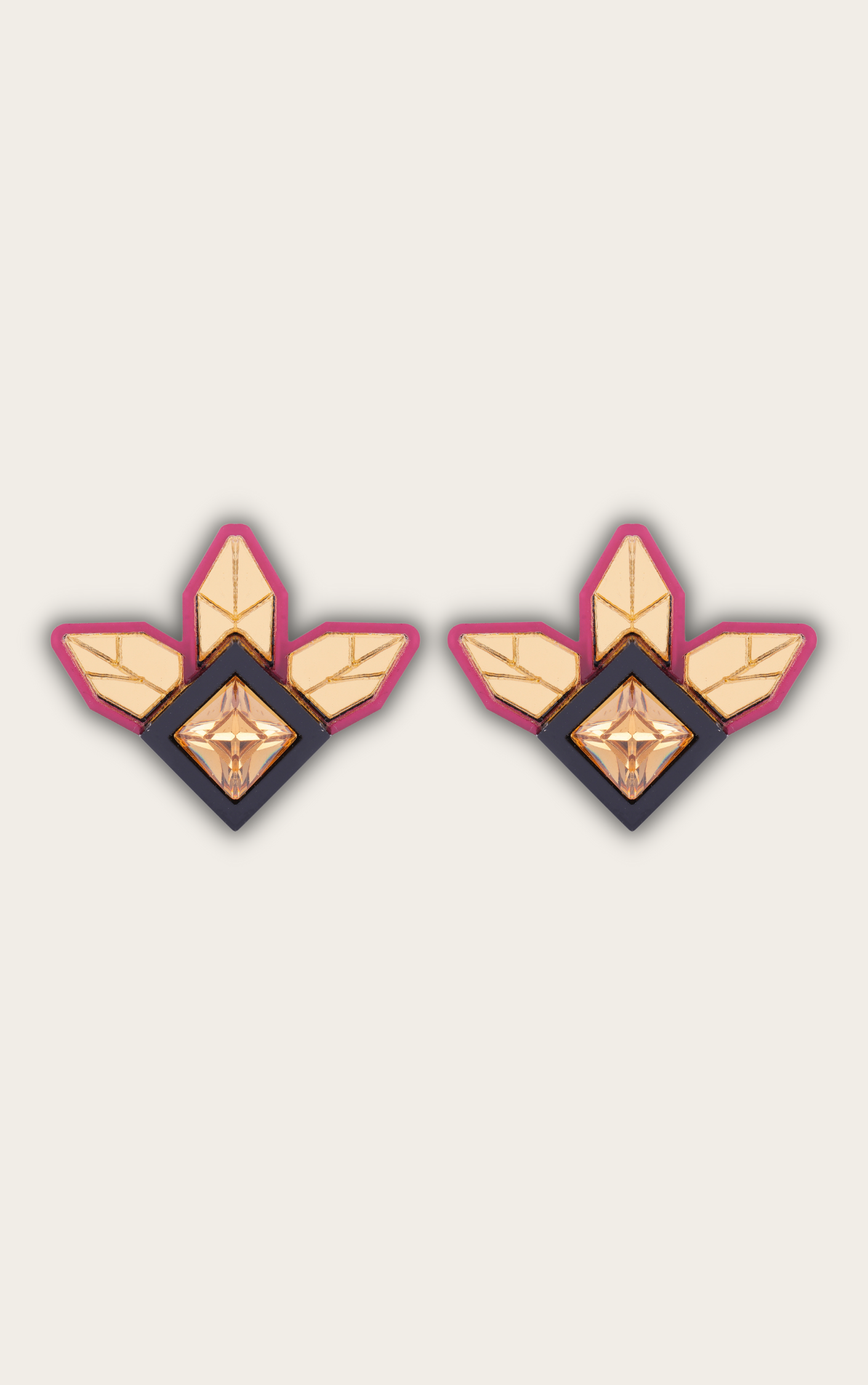 TRILLIUM STUDS IN MAJENTA