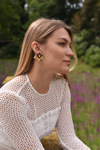 TRILLIUM STUDS IN CREME
