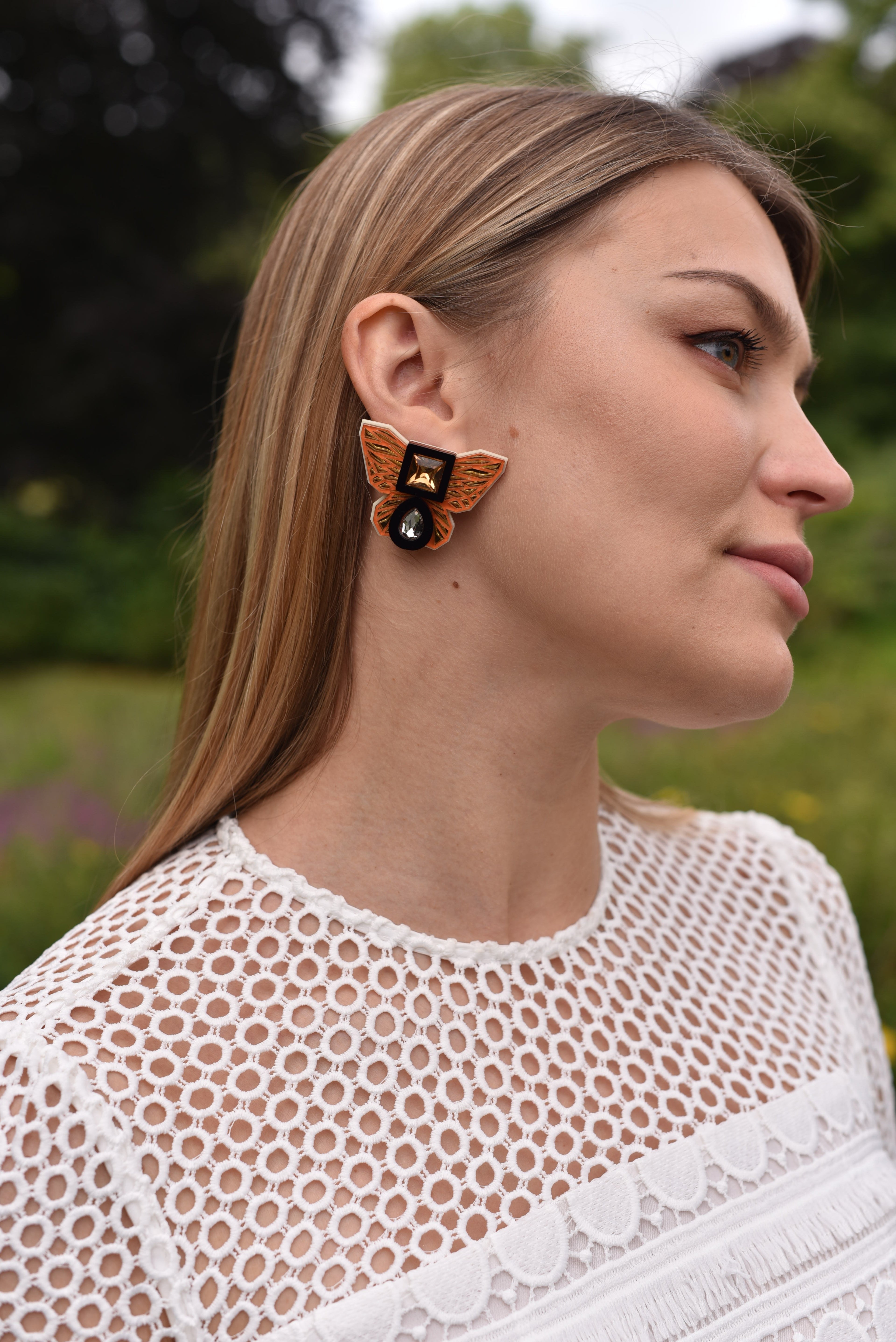 BUTTERFLY STUDS IN PEACH