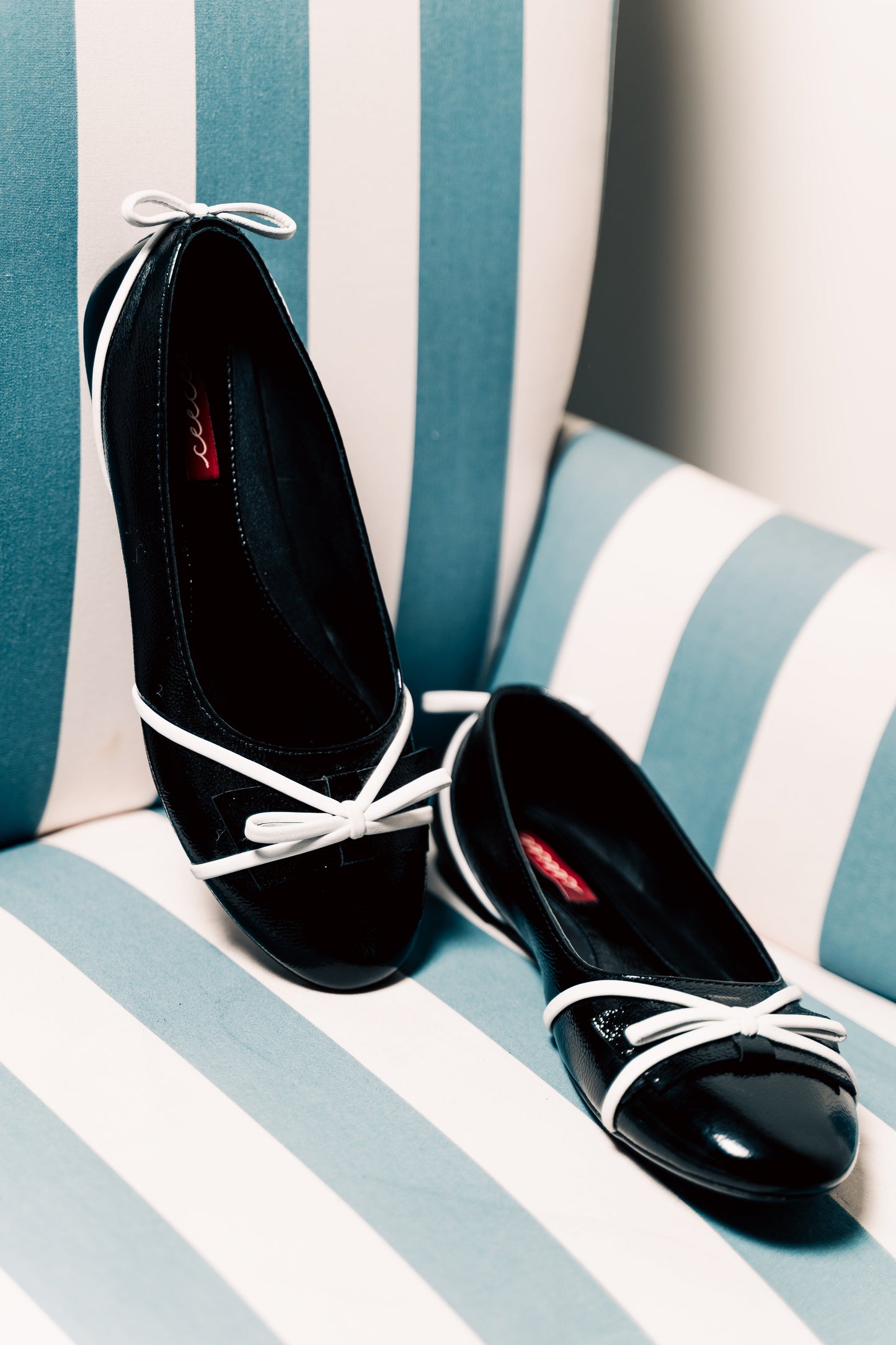 Miss Knotty in Black & White