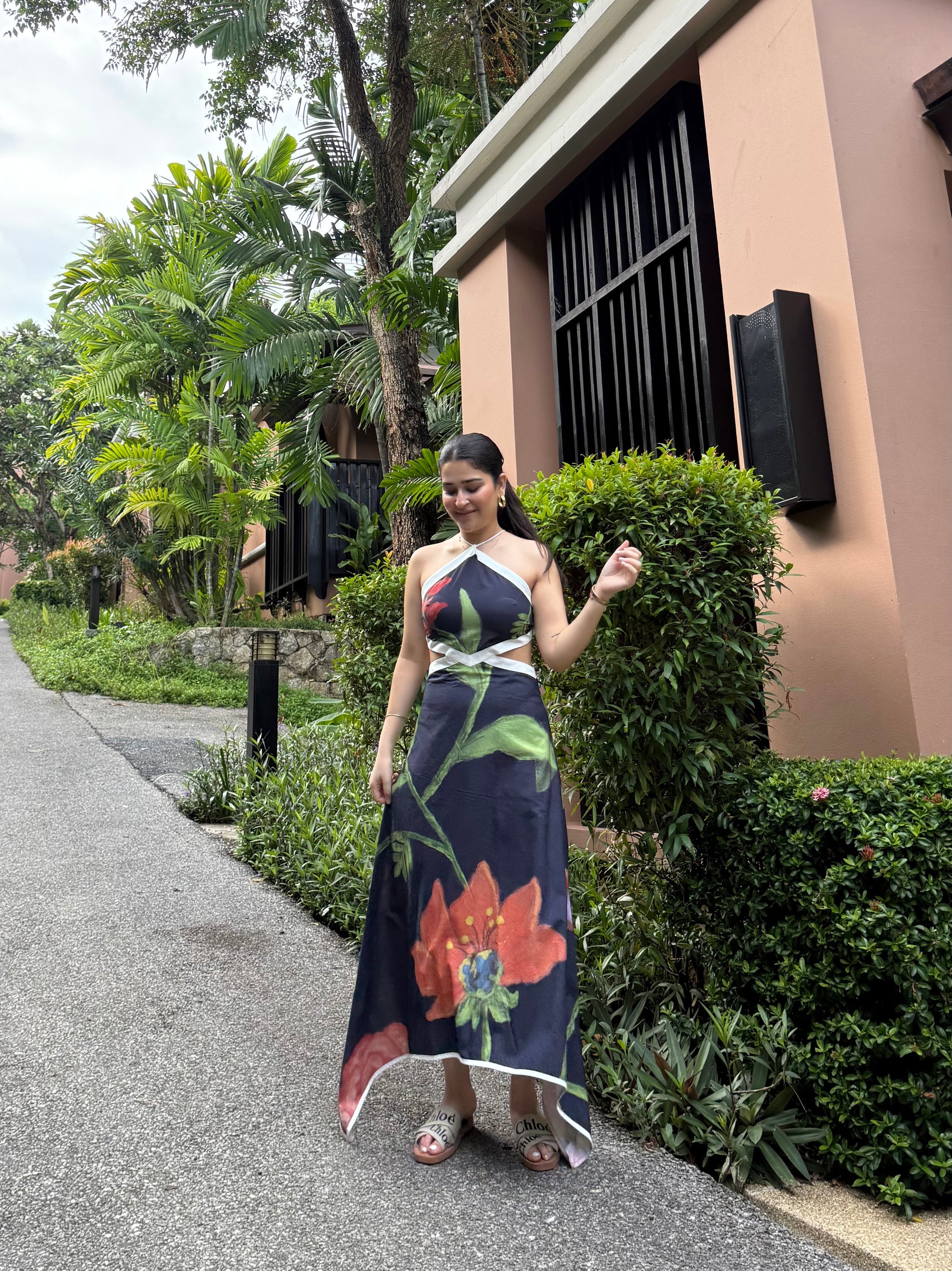 Aaleyah Dress in Sorrento Bloom Print (Endless Blue)