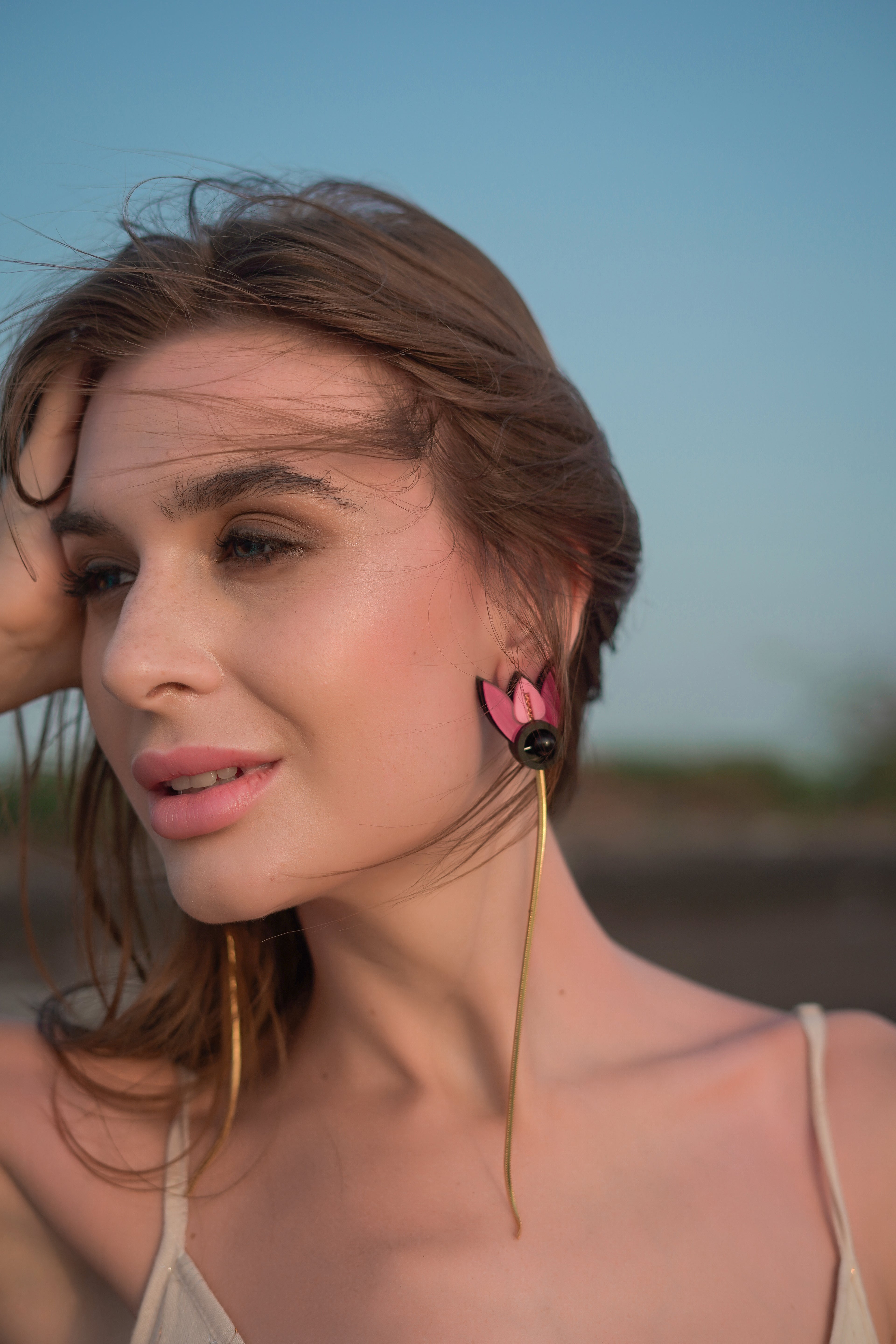 THE AMAZON LILLY STUDS