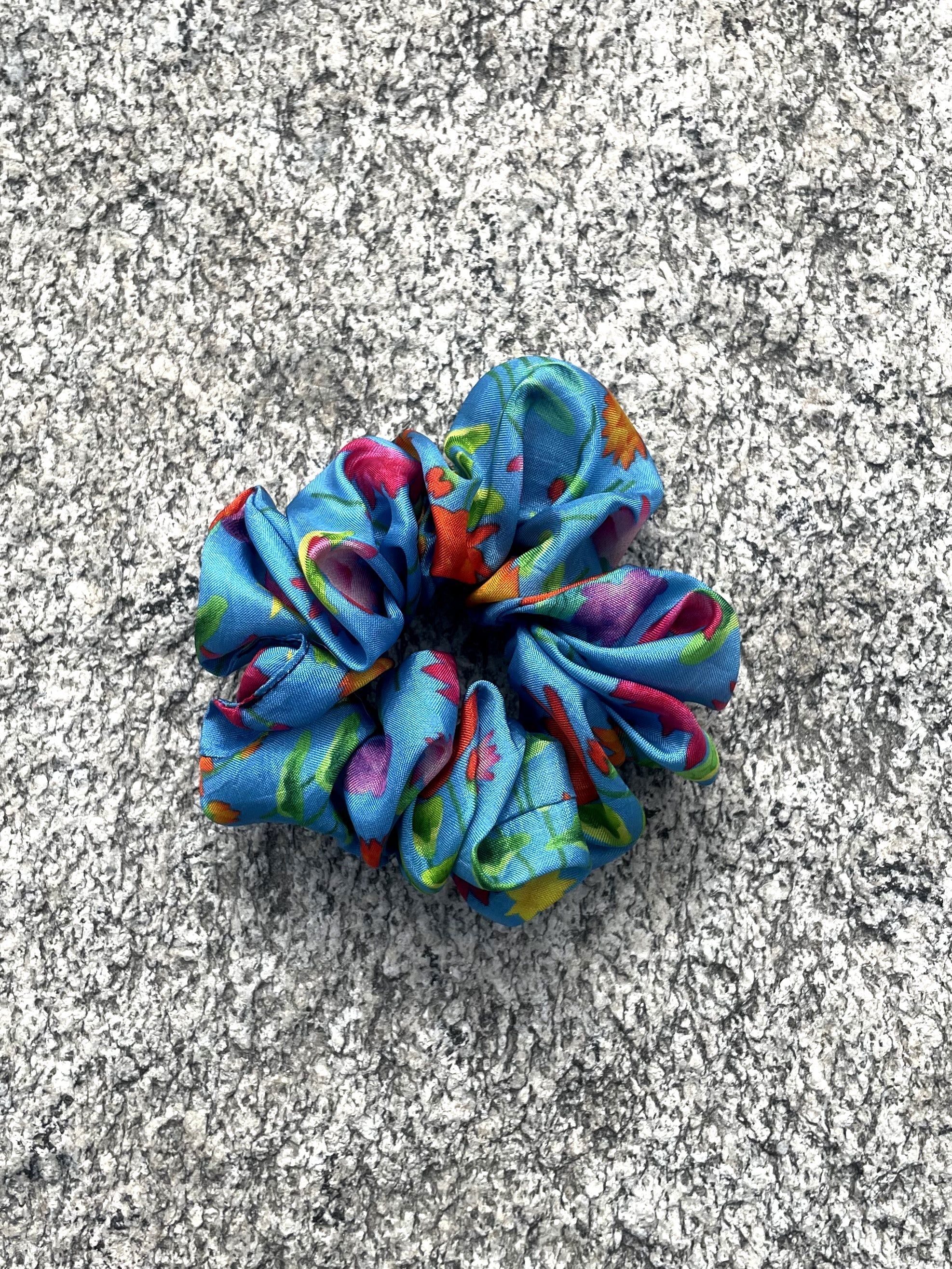 Scrunchie - Lotus Pond