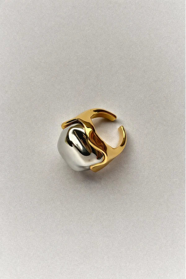 Opia ring