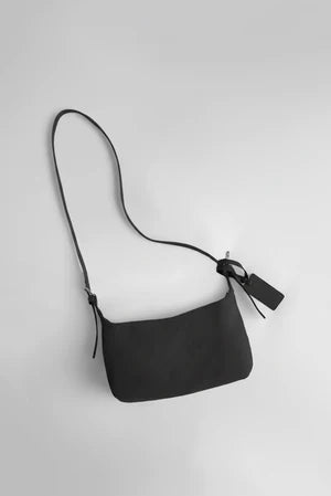 The demi crossbody bag (black)
