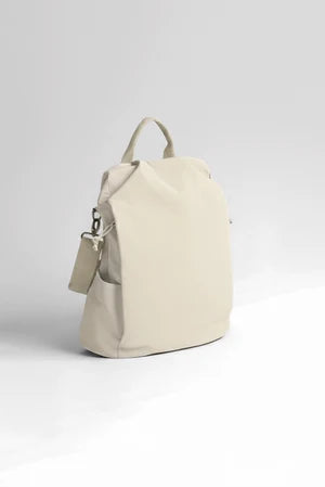 The reveller backpack (milk)