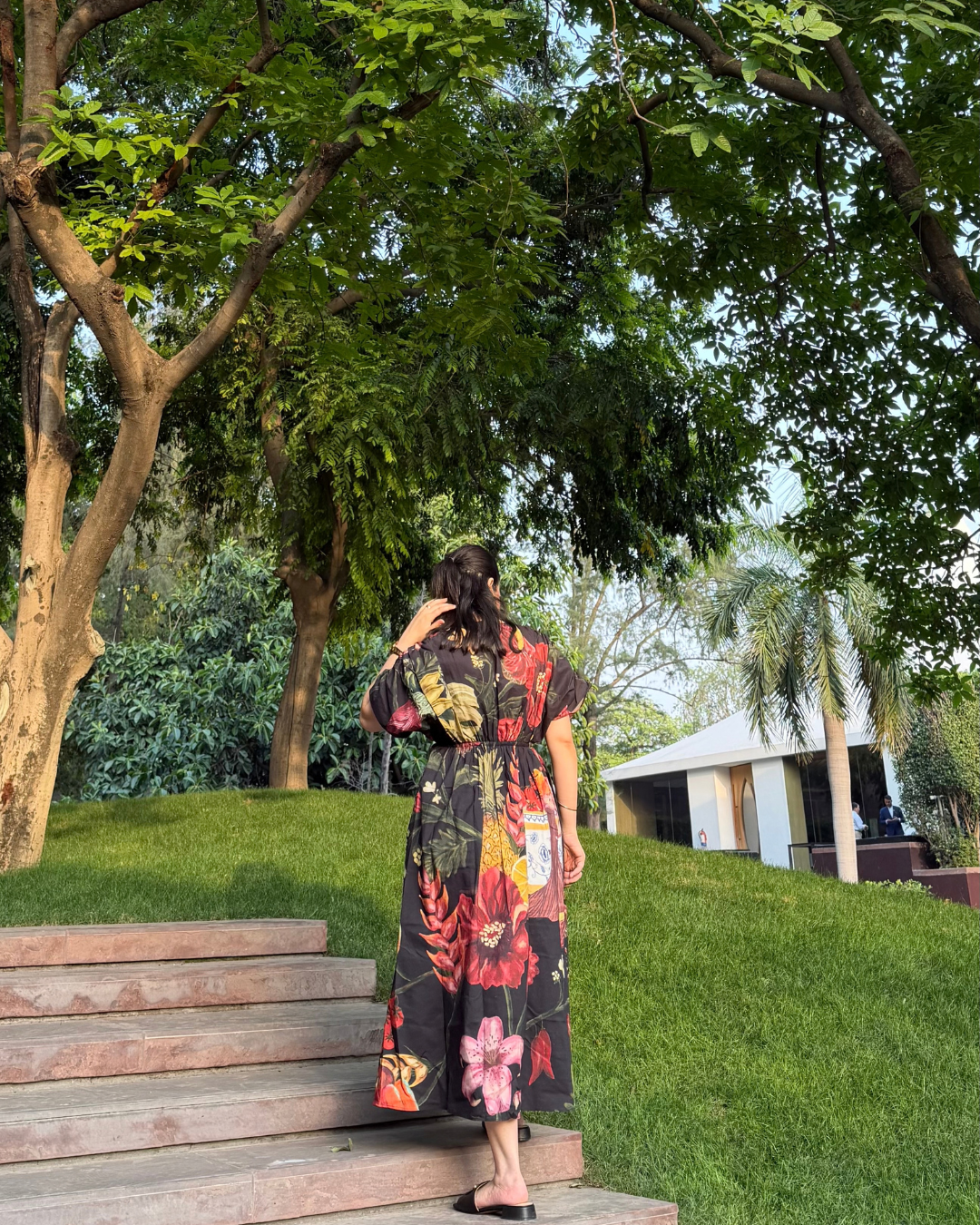 NIRVANA DRESS IN SOL GARDEN PRINT (MIDNIGHT BLACK)