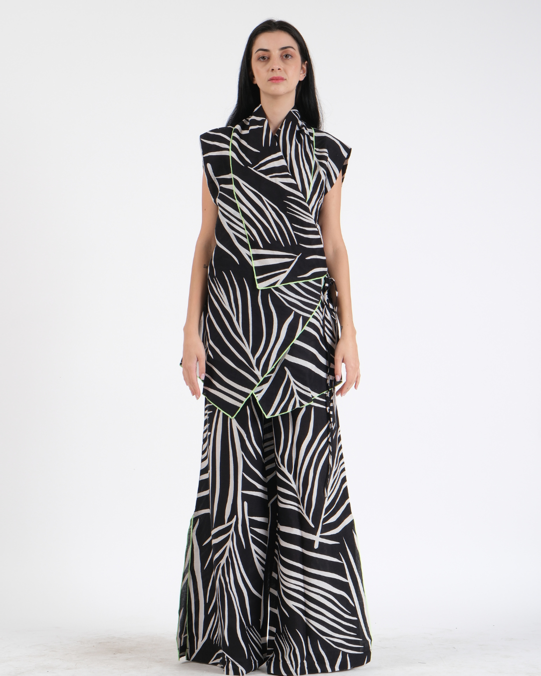 JUNGLE LEAF PRINT FRENCH WRAP LINEN COORD SET
