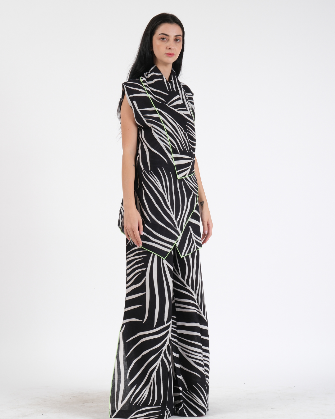 JUNGLE LEAF PRINT FRENCH WRAP LINEN COORD SET