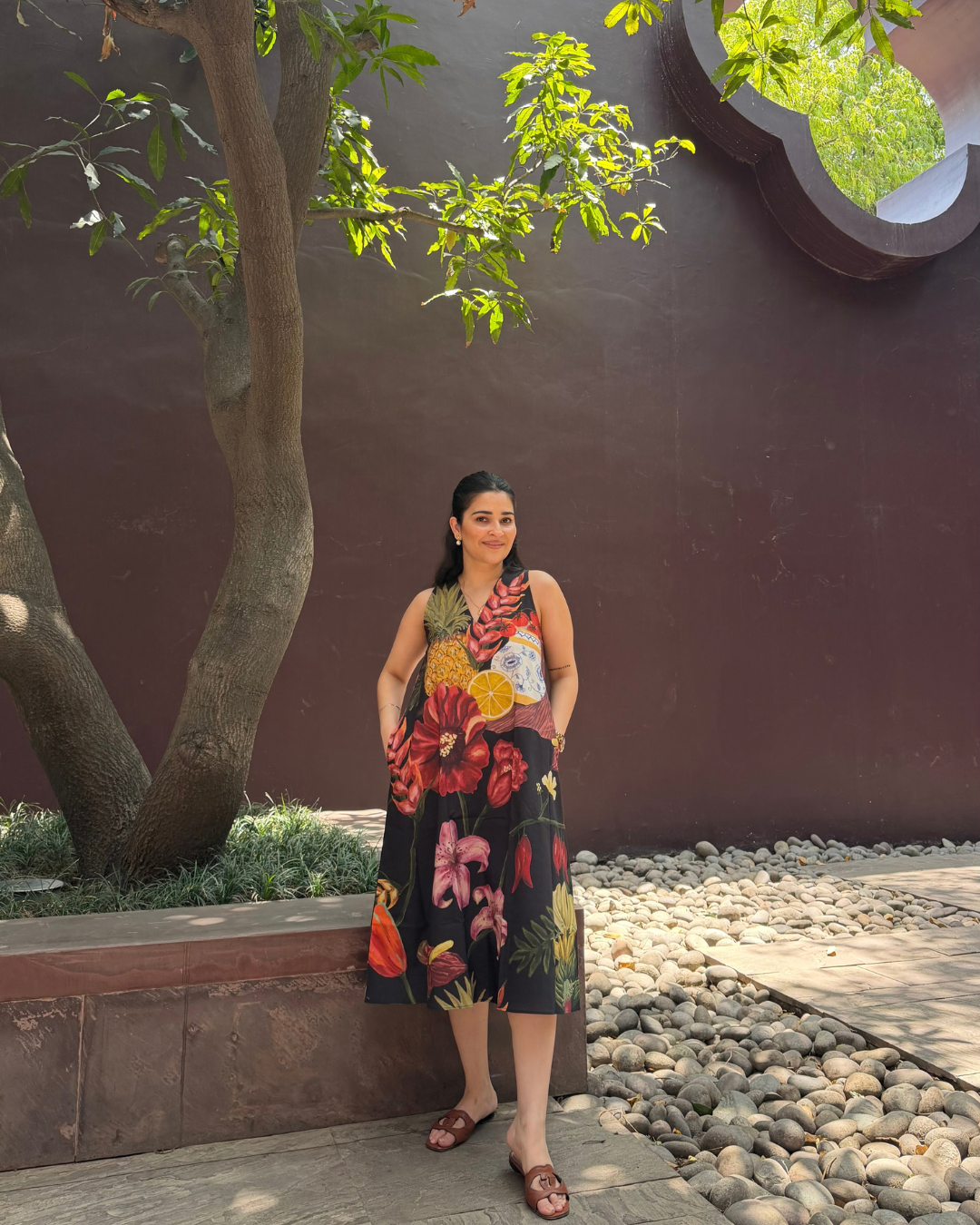 HIBISCUS DRESS IN SOL GARDEN PRINT (MIDNIGHT BLACK)