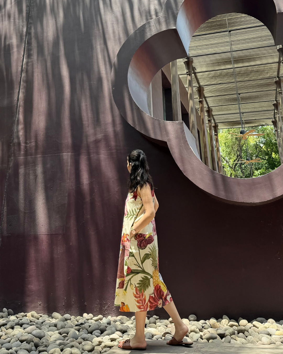 HIBISCUS DRESS IN SOL GARDEN PRINT (SANDSTONE)