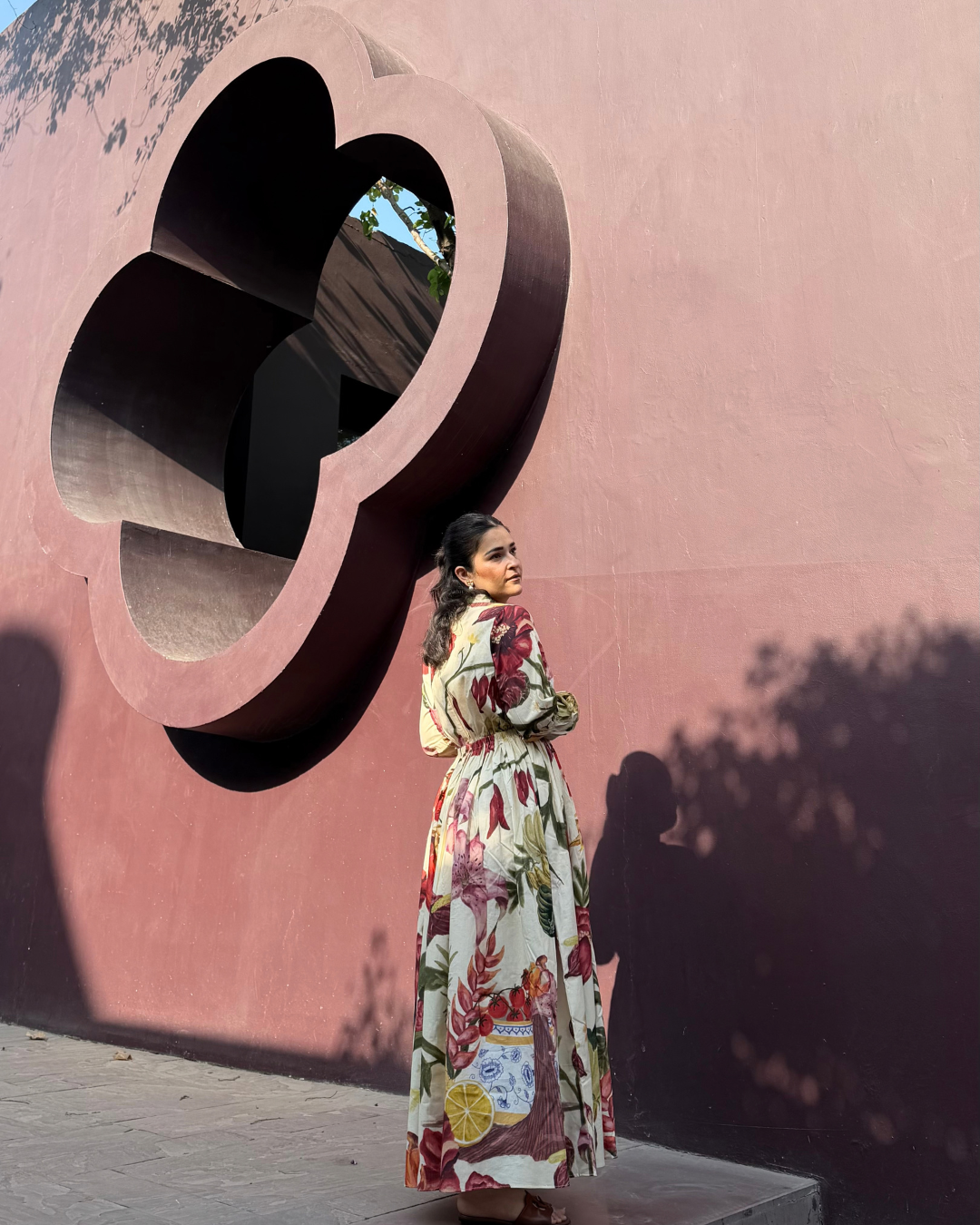 PETALIA DRESS IN SOL GARDEN PRINT (SANDSTONE)