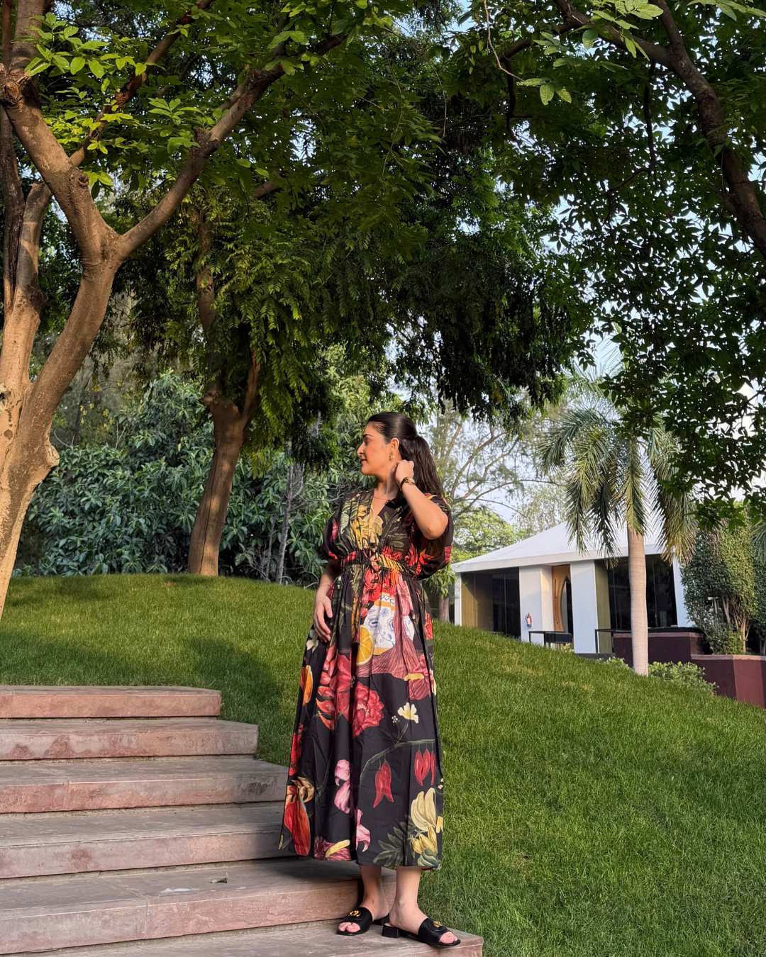 NIRVANA DRESS IN SOL GARDEN PRINT (MIDNIGHT BLACK)