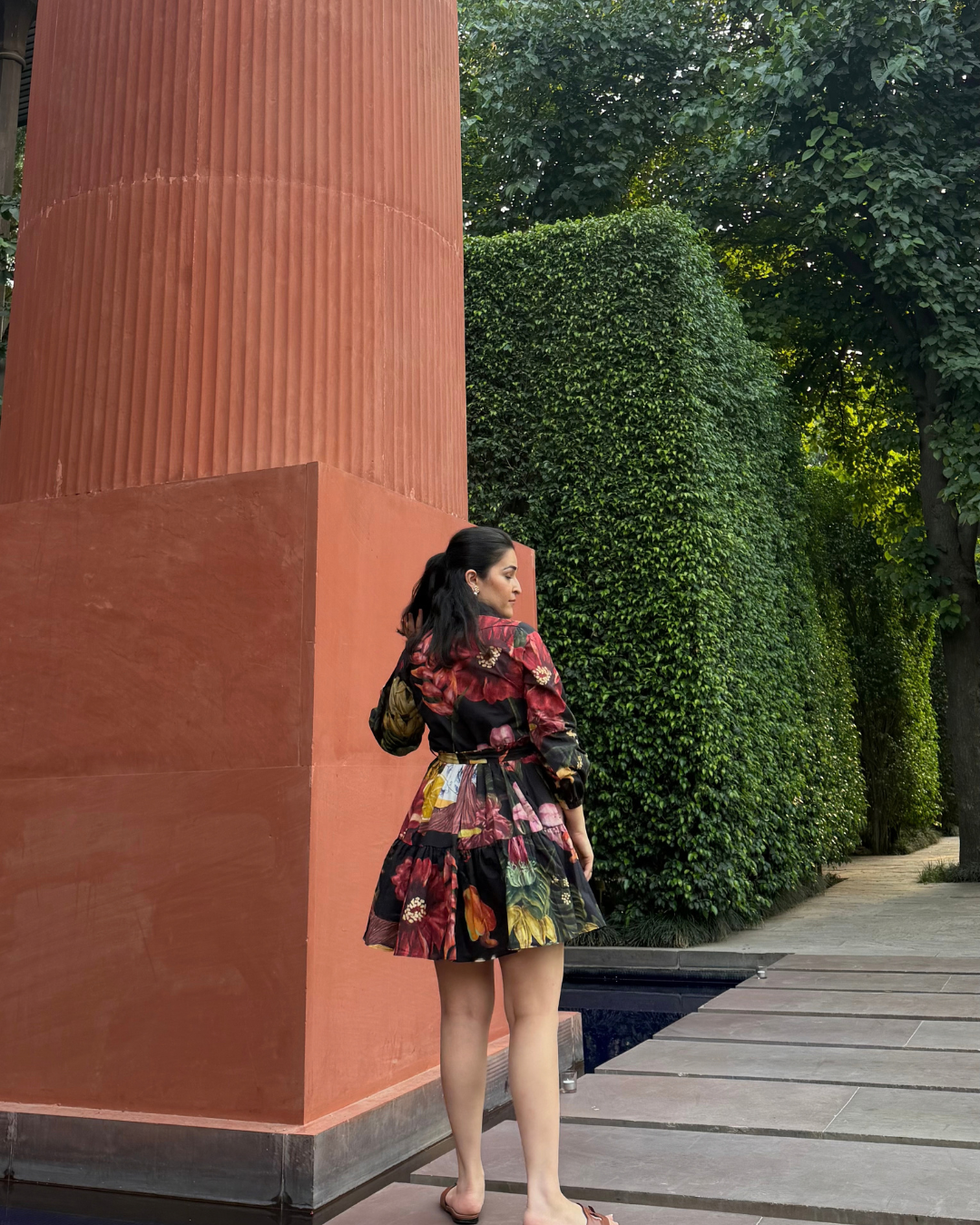 JARDIN DRESS IN SOL GARDEN PRINT (MIDNIGHT BLACK)