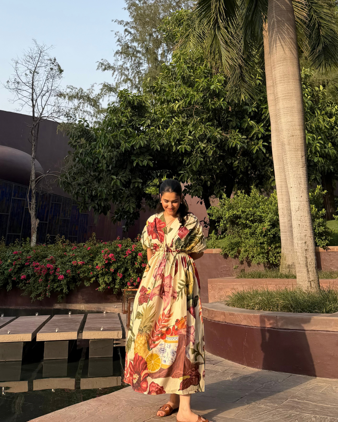 NIRVANA DRESS IN SOL GARDEN PRINT (SANSTONE)