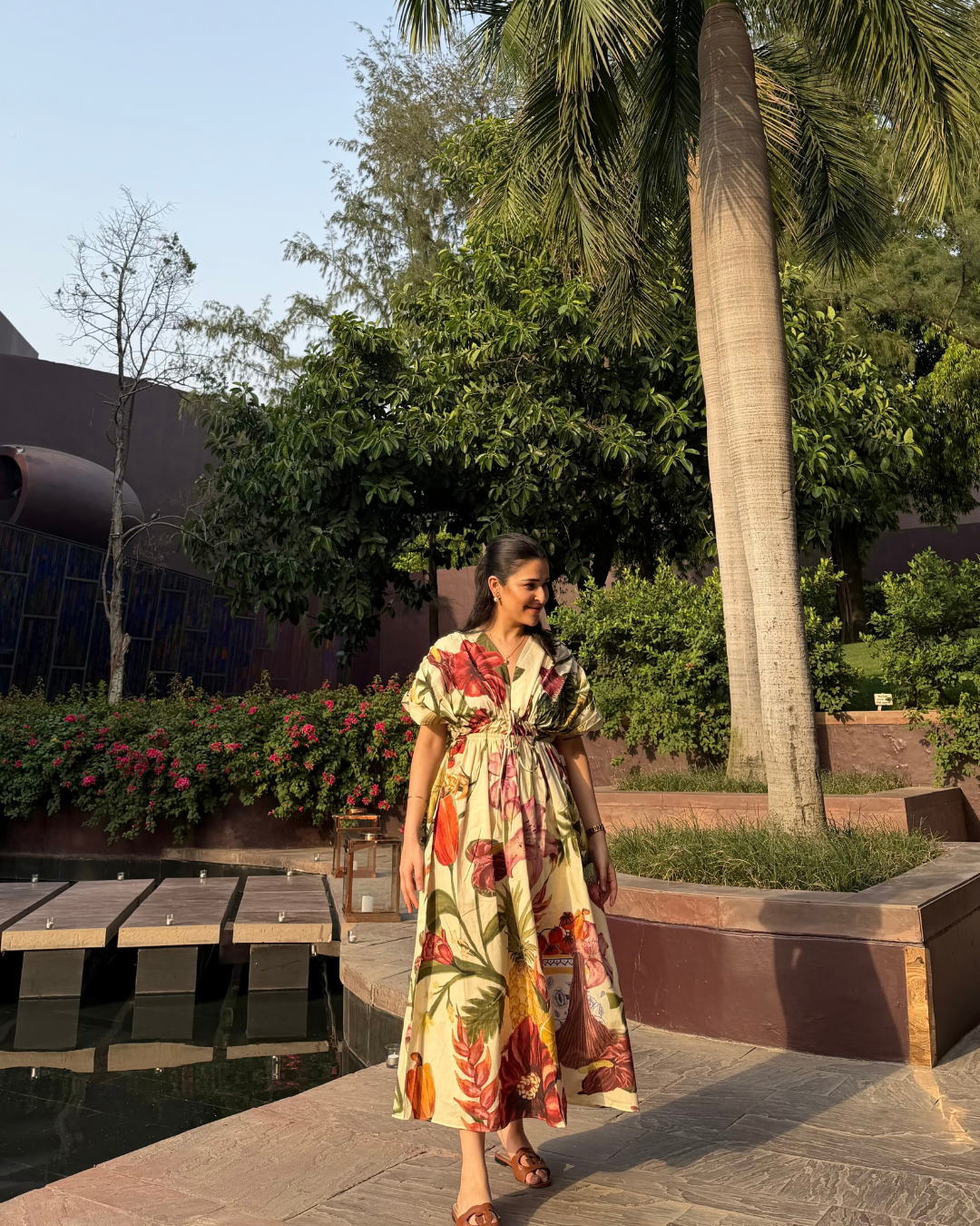 NIRVANA DRESS IN SOL GARDEN PRINT (SANSTONE)