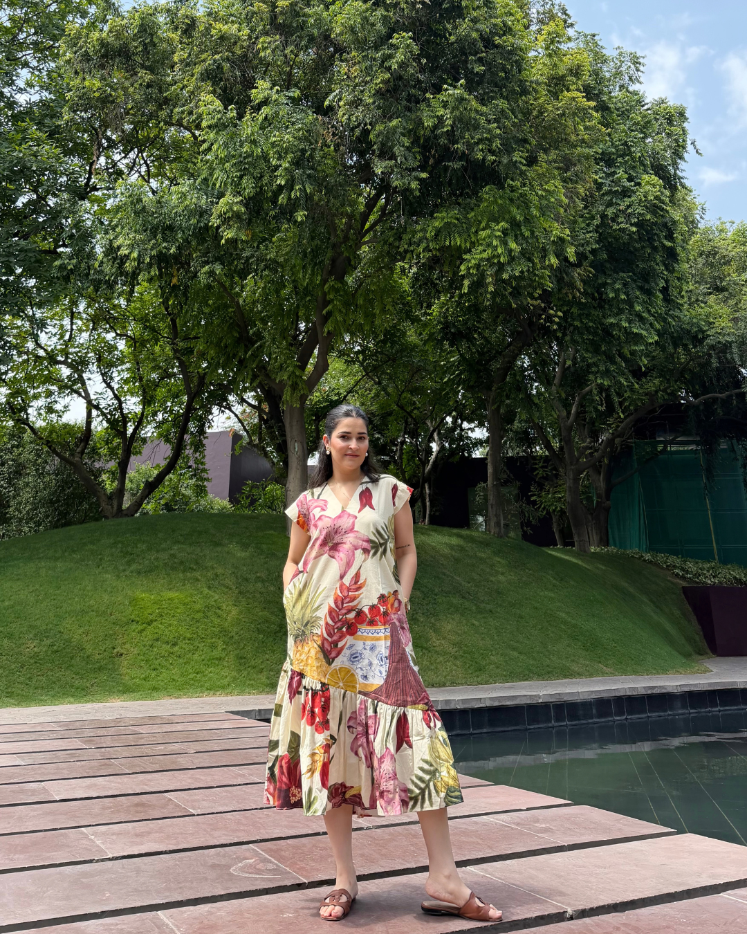 RAYA DRESS IN SOL GARDEN PRINT (SANDSTONE)