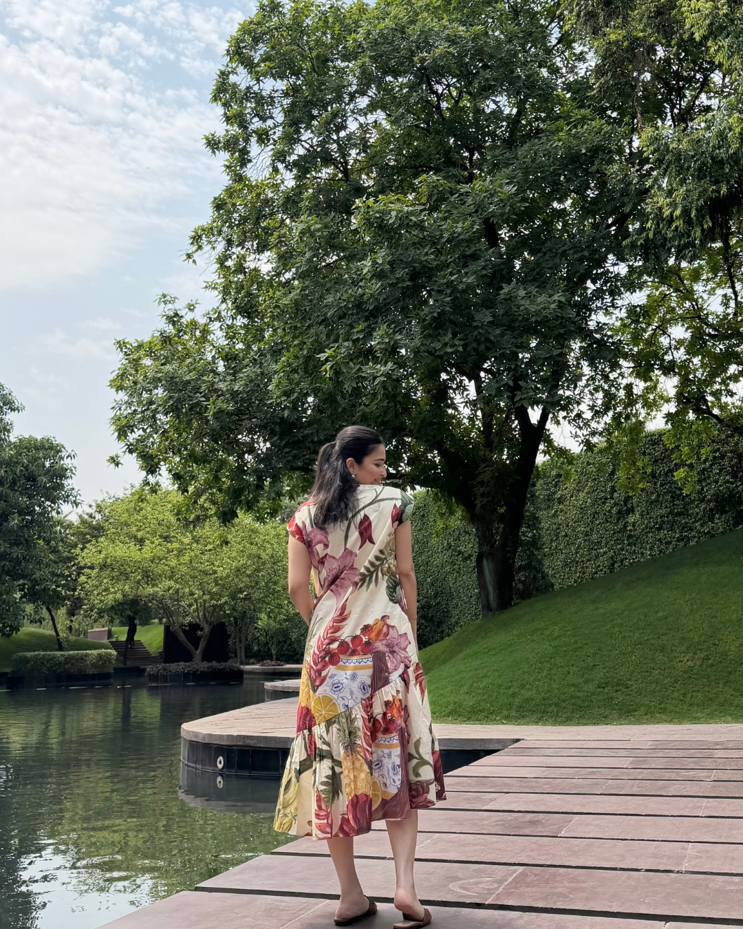 RAYA DRESS IN SOL GARDEN PRINT (SANDSTONE)