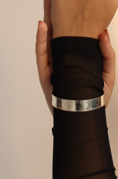 Scale Handcuff Silver