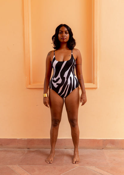 One-Piece Swimsuit with Removable Belt- Noir Wave