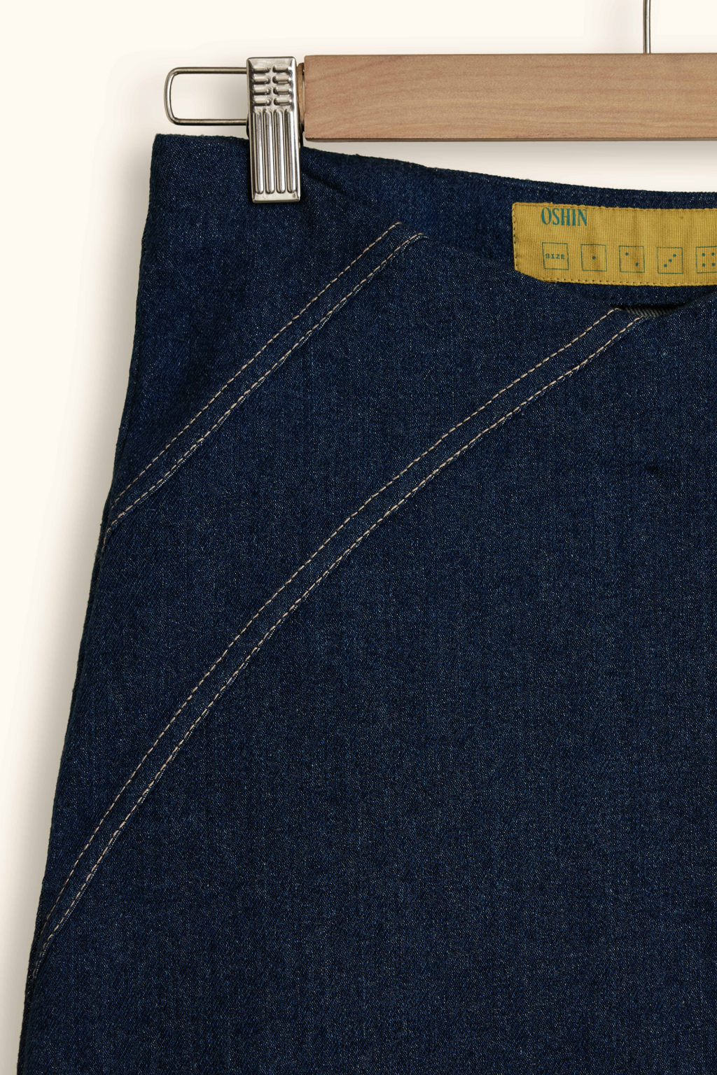 FELLED SEAM TOP & DIAGONAL SLIT SKIRT SET