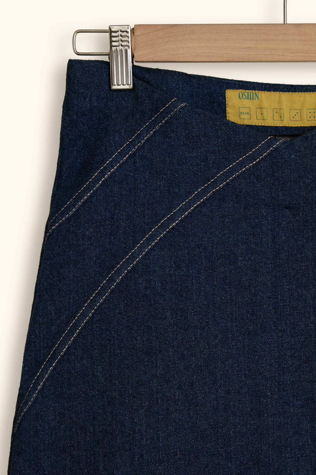 FELLED SEAM TOP & DIAGONAL SLIT SKIRT SET